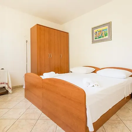 Ava And Pensjonat 3*