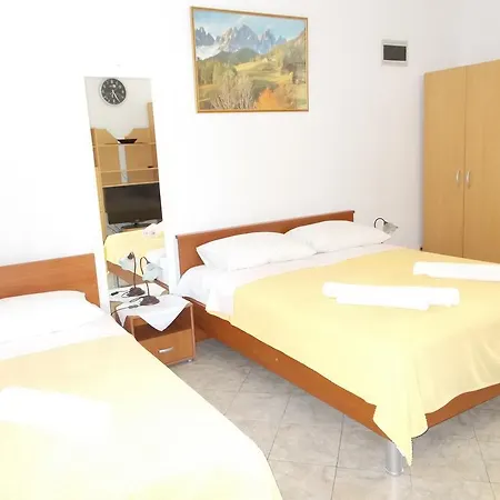 Pensjonat Ava And 3*