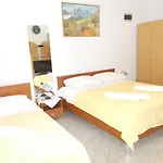 Vendégház Ava And 3*